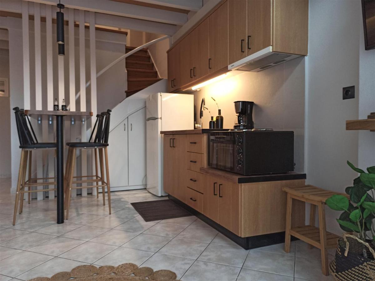 Filikon Maisonettes カラマタ エクステリア 写真