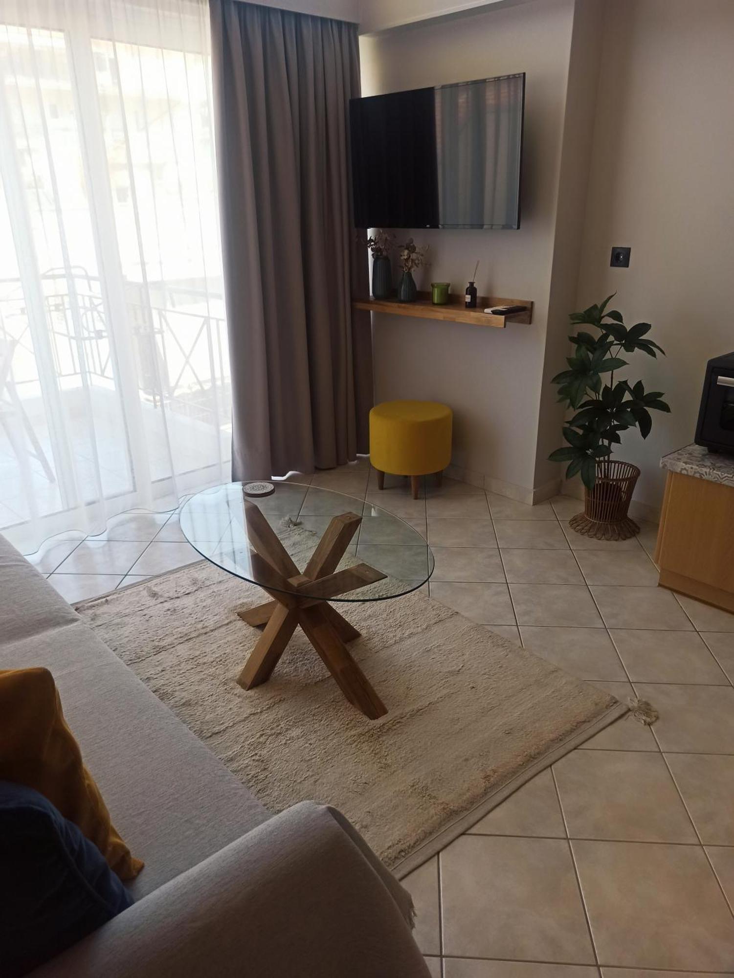 Filikon Maisonettes カラマタ エクステリア 写真